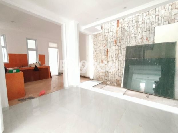 Ready to Use! Luxury House LT 217m2 Desain Modern di Cipete Ready to Use! Luxury House LT 217m2 Desain Modern di Cipete