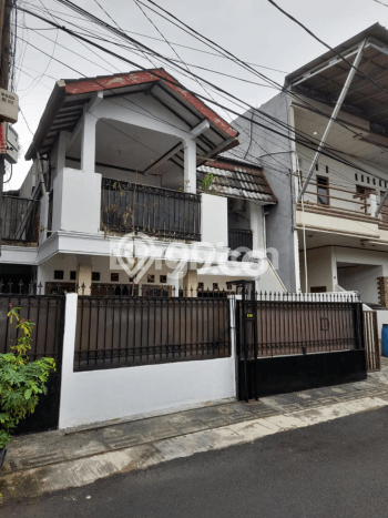 Hunian Elit LB 400m2 Siap Huni Desain Elegan di Kalibata, Jakarta Selatan Hunian Elit LB 400m2 Siap Huni Desain Elegan di Kalibata, Jakarta Selatan