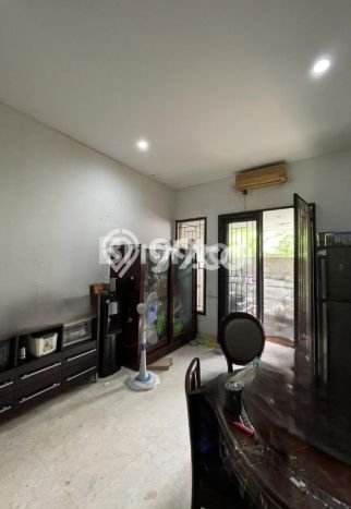 Dijual Rumah Luas Elegan Dengan View Eksklusif di Lebak Bulus, Jakarta Selatan Dijual Rumah Luas Elegan Dengan View Eksklusif di Lebak Bulus, Jakarta Selatan