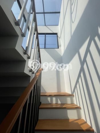 Rumah Elit Modern Siap Huni di Lebak Bulus Jakarta Selatan Rumah Elit Modern Siap Huni di Lebak Bulus Jakarta Selatan