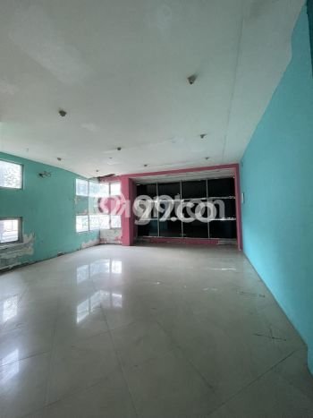Disewakan Komersial di Pusat Kota Jakarta Selatan Ramai Strategis Disewakan Komersial di Pusat Kota Jakarta Selatan Ramai Strategis