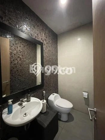 Ruko Dijual di Jakarta Selatan LT 211m2 & LB 600m2 Lokasi Terbaik! Ruko Dijual di Jakarta Selatan LT 211m2 & LB 600m2 Lokasi Terbaik!