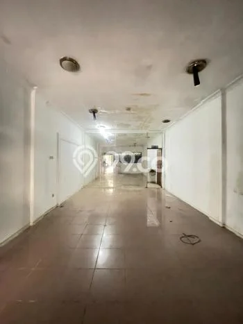 Ruko Disewa di Jakarta Selatan dengan LB 150m2 Area Komersial Ramai Ruko Disewa di Jakarta Selatan dengan LB 150m2 Area Komersial Ramai