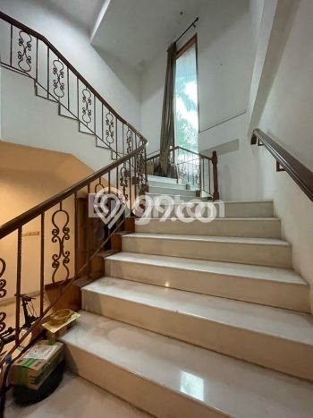 Jual Rumah Luas Megah Dengan View Eksklusif di Pondok Indah, Jakarta Selatan Jual Rumah Luas Megah Dengan View Eksklusif di Pondok Indah, Jakarta Selatan