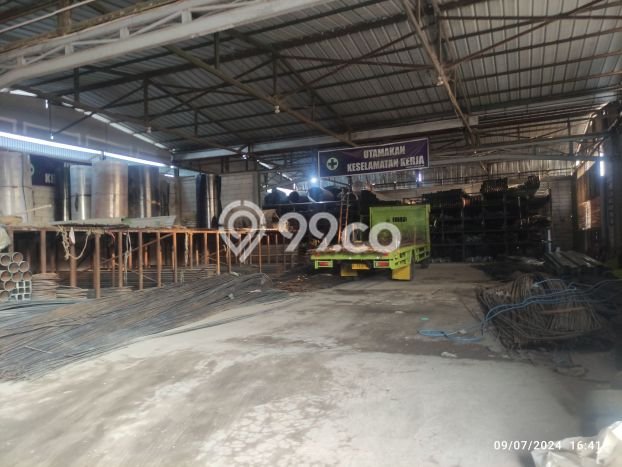 Area Ramai! Gudang Dijual di Tengah Tani untuk Bisnis Luas Bangunan 1000m2 Area Ramai! Gudang Dijual di Tengah Tani untuk Bisnis Luas Bangunan 1000m2