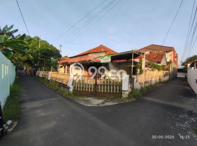Hunian Cantik Modern Lb 300m2 di Kejaksan, Cirebon Hunian Cantik Modern Lb 300m2 di Kejaksan, Cirebon