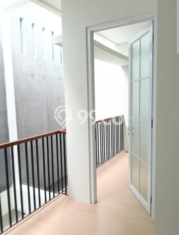 Rumah Luas Asri 3 KT Siap Huni di Cirendeu Jakarta Selatan Rumah Luas Asri 3 KT Siap Huni di Cirendeu Jakarta Selatan