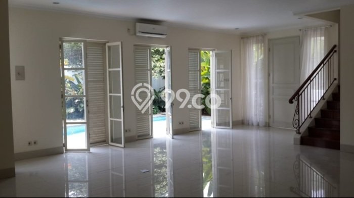 Ready to Use! Luxury House LT 247m2 Desain Elegan di Kemang Ready to Use! Luxury House LT 247m2 Desain Elegan di Kemang