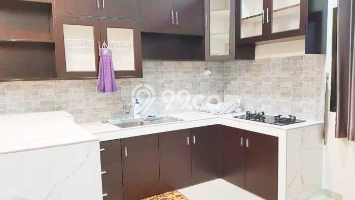 Rumah LT 112m² Konsep Modern di Kawasan Elite Taman Royal, Tangerang Rumah LT 112m² Konsep Modern di Kawasan Elite Taman Royal, Tangerang