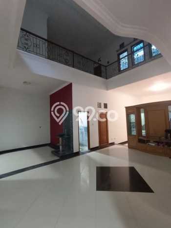 KESEMPATAN TERBAIK! Rumah Asri di Banjar Wijaya, Luas 237m² LB 320m² KESEMPATAN TERBAIK! Rumah Asri di Banjar Wijaya, Luas 237m² LB 320m²