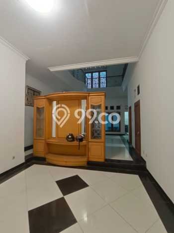 KESEMPATAN TERBAIK! Rumah Asri di Banjar Wijaya, Luas 237m² LB 320m² KESEMPATAN TERBAIK! Rumah Asri di Banjar Wijaya, Luas 237m² LB 320m²