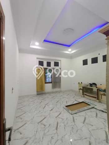 KESEMPATAN TERBAIK! Rumah Asri di Banjar Wijaya, Luas 237m² LB 320m² KESEMPATAN TERBAIK! Rumah Asri di Banjar Wijaya, Luas 237m² LB 320m²