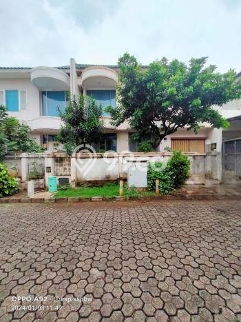 PENAWARAN TERBAIK! Rumah Premium area Modernland, Luas 160m² LB 200m² PENAWARAN TERBAIK! Rumah Premium area Modernland, Luas 160m² LB 200m²