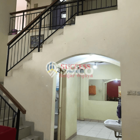Rumah Lingkungan Asri di Taman Royal, Tangerang, Luas 180m² LB 177m² Rumah Lingkungan Asri di Taman Royal, Tangerang, Luas 180m² LB 177m²