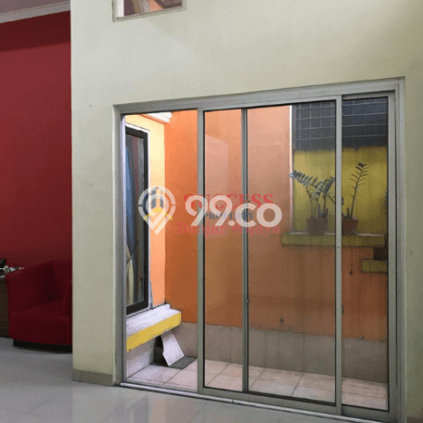 Rumah Lingkungan Asri di Taman Royal, Tangerang, Luas 180m² LB 177m² Rumah Lingkungan Asri di Taman Royal, Tangerang, Luas 180m² LB 177m²