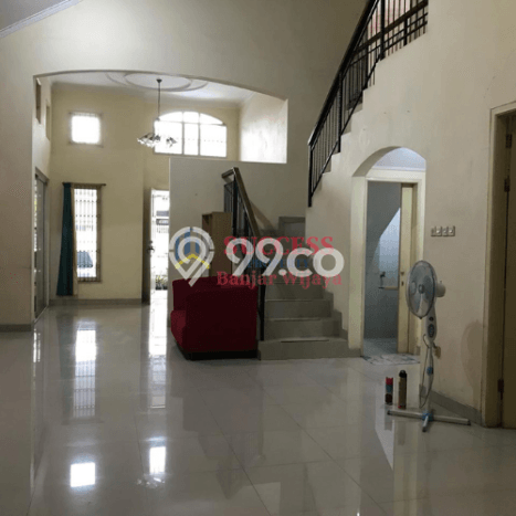 Rumah Lingkungan Asri di Taman Royal, Tangerang, Luas 180m² LB 177m² Rumah Lingkungan Asri di Taman Royal, Tangerang, Luas 180m² LB 177m²