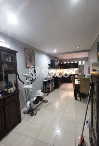 Ready to Use! Premium House LT 198m2 Desain Modern di BSD Ready to Use! Premium House LT 198m2 Desain Modern di BSD