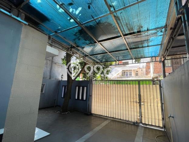 KESEMPATAN TERBAIK! Rumah Asri di Jagakarsa, LT 132m² Bangunan 70m² KESEMPATAN TERBAIK! Rumah Asri di Jagakarsa, LT 132m² Bangunan 70m²