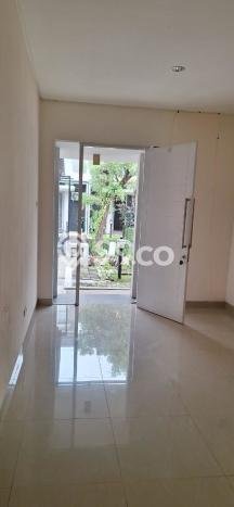 Rumah Luas Asri 3 KT Siap Pakai di Bintaro Tangerang Selatan Rumah Luas Asri 3 KT Siap Pakai di Bintaro Tangerang Selatan