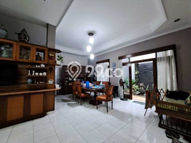 Siap Huni Rumah Mewah 6 Kamar di Tebet Dekat ke Mana Saja Siap Huni Rumah Mewah 6 Kamar di Tebet Dekat ke Mana Saja