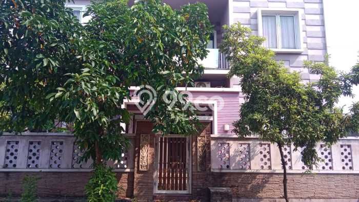 Siap Huni Rumah Mewah 7 Kamar di Tangerang Dekat ke Mana Saja Siap Huni Rumah Mewah 7 Kamar di Tangerang Dekat ke Mana Saja