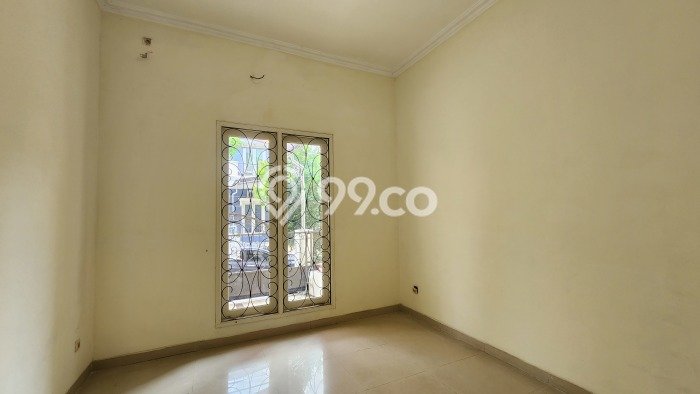 Rumah sewa siap huni 4 KT di Citraland, Surabaya Rumah sewa siap huni 4 KT di Citraland, Surabaya