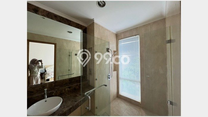 Disewakan Apartemen Ekonomis 4 BR di Patal Senayan Jakarta Selatan Disewakan Apartemen Ekonomis 4 BR di Patal Senayan Jakarta Selatan
