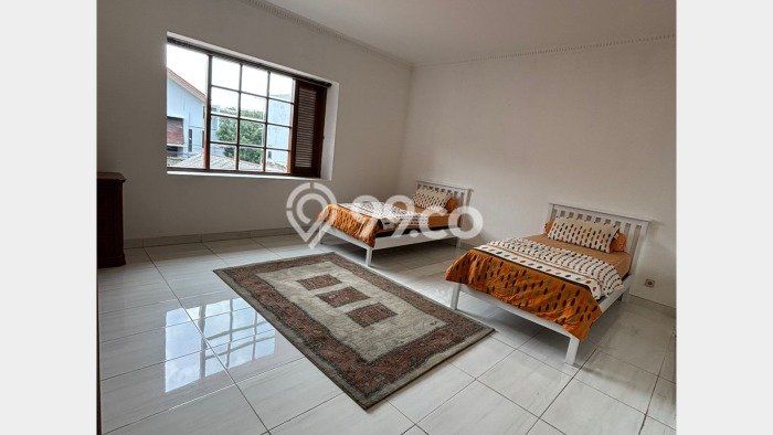 Disewakan! Rumah 5 Kamar Tidur &
4 Kamar Mandi di Pejaten, Jakarta Selatan Disewakan! Rumah 5 Kamar Tidur &
4 Kamar Mandi di Pejaten, Jakarta Selatan