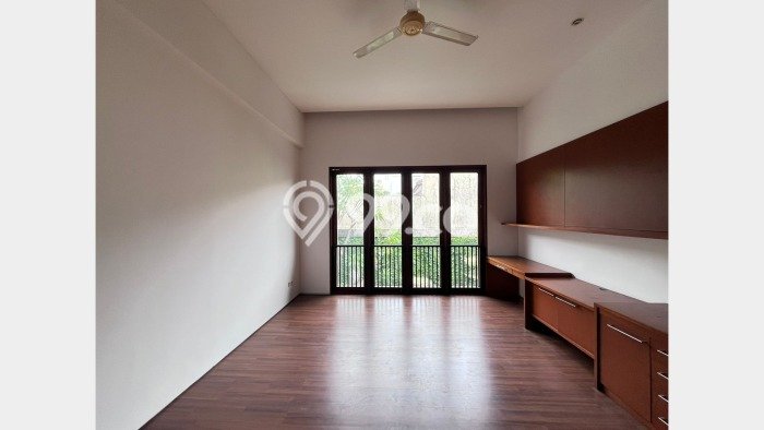 Disewakan! Rumah 4 Kamar Tidur &
3 Kamar Mandi di Permata Hijau, Jakarta Selatan Disewakan! Rumah 4 Kamar Tidur &
3 Kamar Mandi di Permata Hijau, Jakarta Selatan