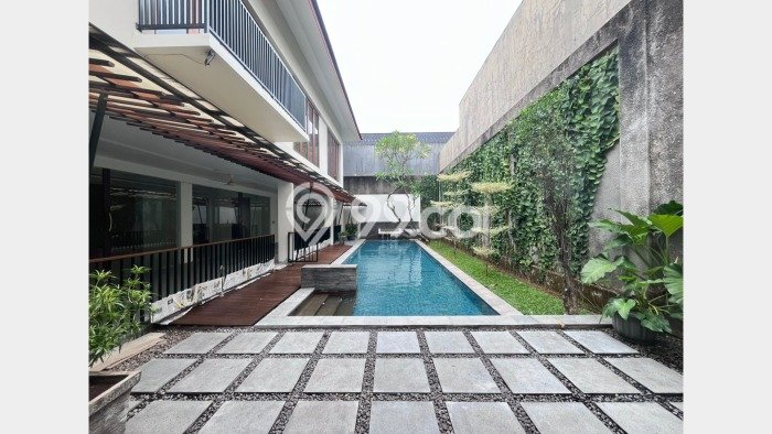 Disewakan! Rumah 4 Kamar Tidur &
3 Kamar Mandi di Permata Hijau, Jakarta Selatan Disewakan! Rumah 4 Kamar Tidur &
3 Kamar Mandi di Permata Hijau, Jakarta Selatan