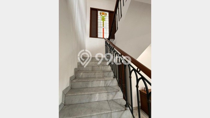 Disewakan! Rumah 5 Kamar Tidur &
4 Kamar Mandi di Pejaten, Jakarta Selatan Disewakan! Rumah 5 Kamar Tidur &
4 Kamar Mandi di Pejaten, Jakarta Selatan