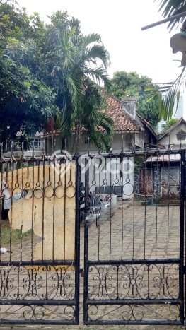 Ready to Use! Luxury House LT 1080m2 Desain Modern di Cikini Ready to Use! Luxury House LT 1080m2 Desain Modern di Cikini