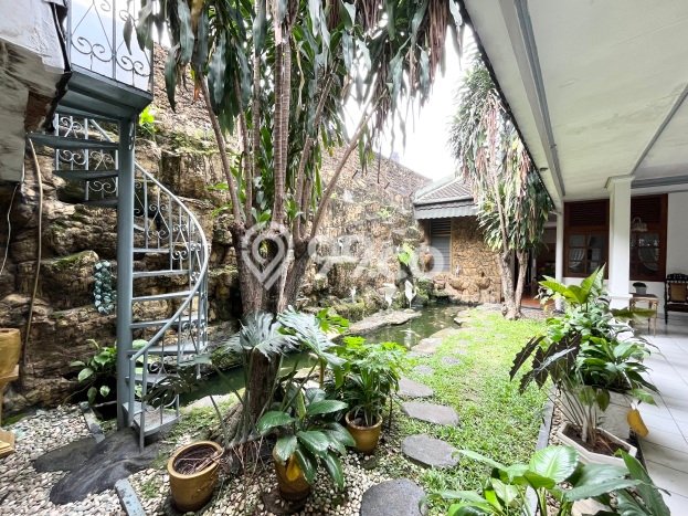 Dijual Rumah Luas Megah Dengan View Cantik di Pondok Indah, Jakarta Selatan Dijual Rumah Luas Megah Dengan View Cantik di Pondok Indah, Jakarta Selatan