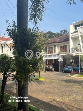 Rumah Elit LB 180m2 Siap Pakai Desain Elegan di Jatibening, Bekasi Rumah Elit LB 180m2 Siap Pakai Desain Elegan di Jatibening, Bekasi