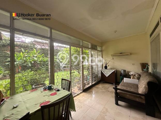 Rumah Elit Modern Tanpa Renovasi di Buaran Jakarta Timur Rumah Elit Modern Tanpa Renovasi di Buaran Jakarta Timur