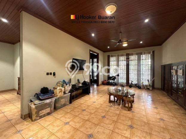 Rumah Elit Modern Tanpa Renovasi di Cililitan Jakarta Timur Rumah Elit Modern Tanpa Renovasi di Cililitan Jakarta Timur