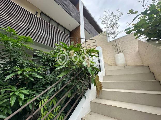 Jual Segera Rumah LT 160m² / LB 259m² di Jantung Kota Summarecon Bekasi, Bekasi Jual Segera Rumah LT 160m² / LB 259m² di Jantung Kota Summarecon Bekasi, Bekasi