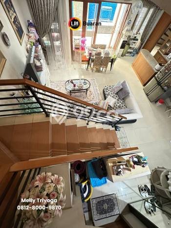 Rumah Luxury Modern Tanpa Renovasi di Jatiwaringin Jakarta Timur Rumah Luxury Modern Tanpa Renovasi di Jatiwaringin Jakarta Timur