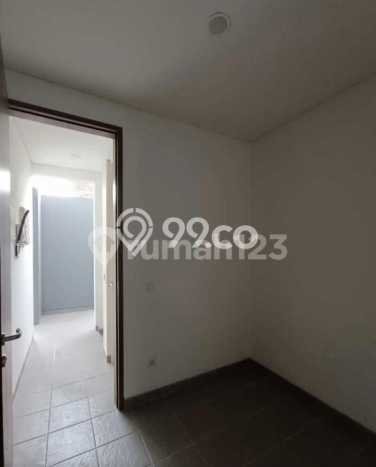 Rumah Lokasi Strategis di , Surabaya, Luas 96m2m² Bangunan 97m2m² Rumah Lokasi Strategis di , Surabaya, Luas 96m2m² Bangunan 97m2m²