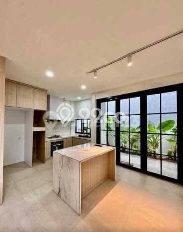 Ready to Use! Premium House LT 180m2 Desain Elegan di Citraland Ready to Use! Premium House LT 180m2 Desain Elegan di Citraland