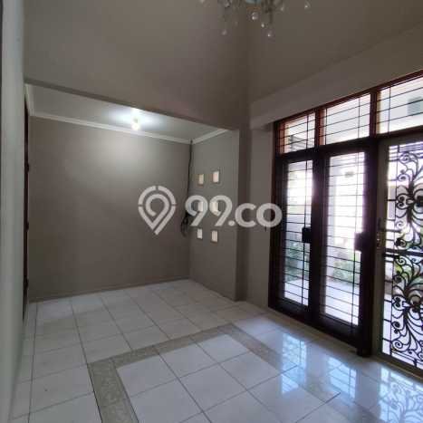 Rumah Siap Huni 8 KT 5 KM di , Surabaya Rumah Siap Huni 8 KT 5 KM di , Surabaya