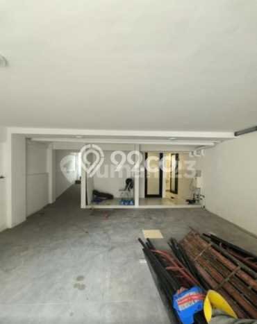 Hunian Elit LB 550m2 Siap Pakai Desain Elegan di Graha, Surabaya Hunian Elit LB 550m2 Siap Pakai Desain Elegan di Graha, Surabaya