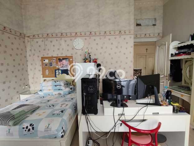 Rumah Elit Modern Tanpa Renovasi di Citraland Surabaya Rumah Elit Modern Tanpa Renovasi di Citraland Surabaya