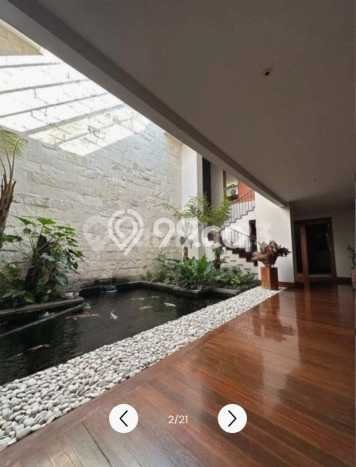 Hunian Mewah LB 1000m2 Siap Huni Desain Elegan di Pakuwon Indah, Surabaya Hunian Mewah LB 1000m2 Siap Huni Desain Elegan di Pakuwon Indah, Surabaya
