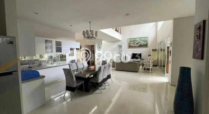 Ready to Use! Luxury House LT 351m2 Desain Modern di Graha Ready to Use! Luxury House LT 351m2 Desain Modern di Graha