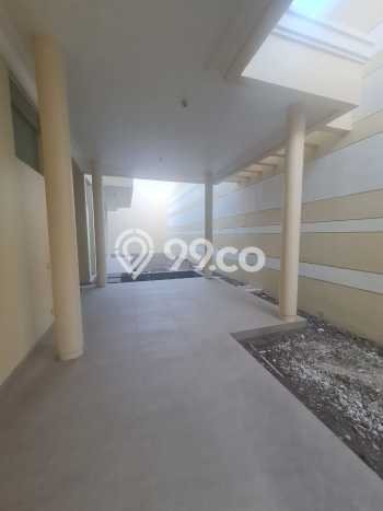 Ready to Use! Luxury House LT 300m2 Desain Modern di Pakuwon Indah Ready to Use! Luxury House LT 300m2 Desain Modern di Pakuwon Indah
