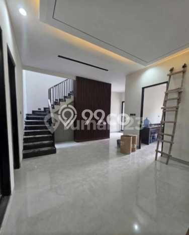Hot Offer Hunian Mewah Ideal dan Luas di Wiyung, Surabaya Hot Offer Hunian Mewah Ideal dan Luas di Wiyung, Surabaya