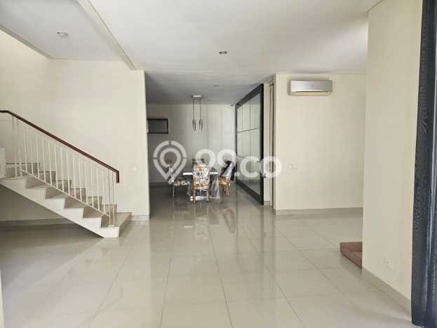 Jual Rumah Luas Megah Dengan View Cantik di Pakuwon Indah, Surabaya Jual Rumah Luas Megah Dengan View Cantik di Pakuwon Indah, Surabaya