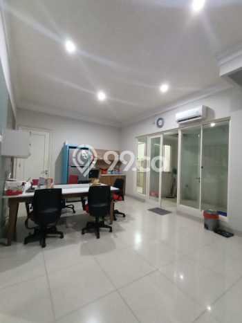 Rumah Luas Asri 4 KT Siap Pakai di Citraland Surabaya Rumah Luas Asri 4 KT Siap Pakai di Citraland Surabaya