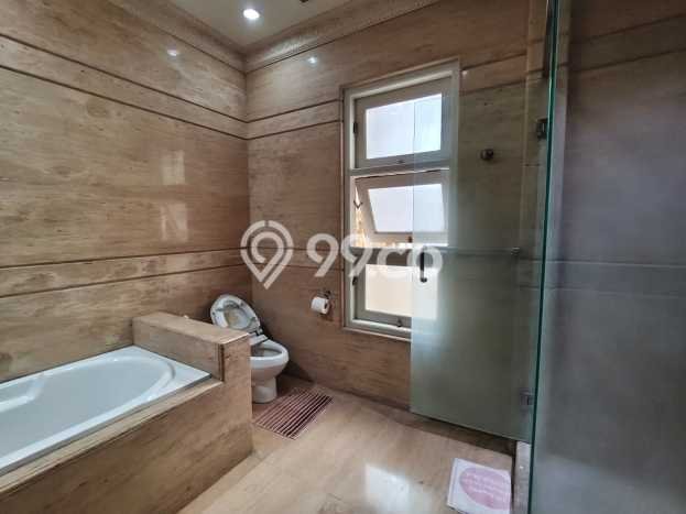 Rumah Elit Modern Tanpa Renovasi di Citraland Surabaya Rumah Elit Modern Tanpa Renovasi di Citraland Surabaya